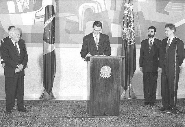Câmara vota pelo impeachment do presidente Collor